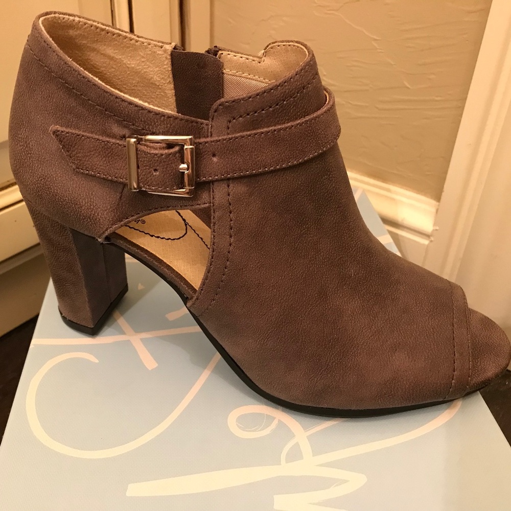 Life Stride Shoes